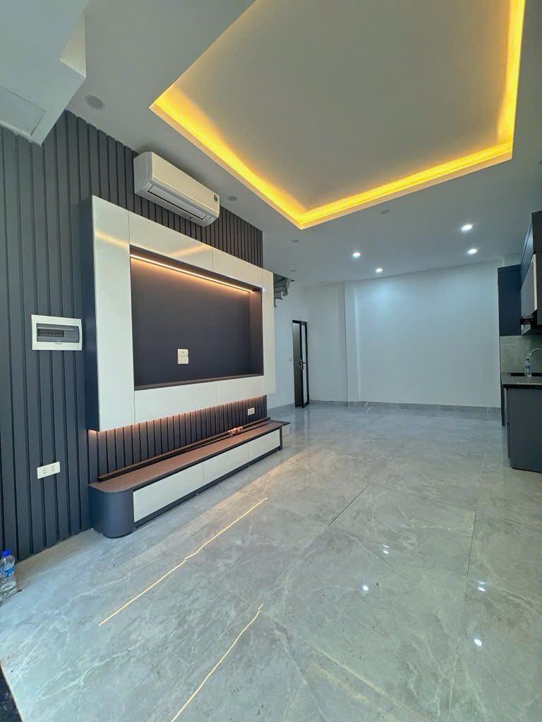 CÓ 1 CĂN, HƠN 7 TỶ, NHÀ MỚI LÕI NGỌC THỤY 40M, 5T, MT 4.5M, GẦN Ô TÔ THÔNG, VÔ VÀN TIỆN ÍCH - Ảnh 1
