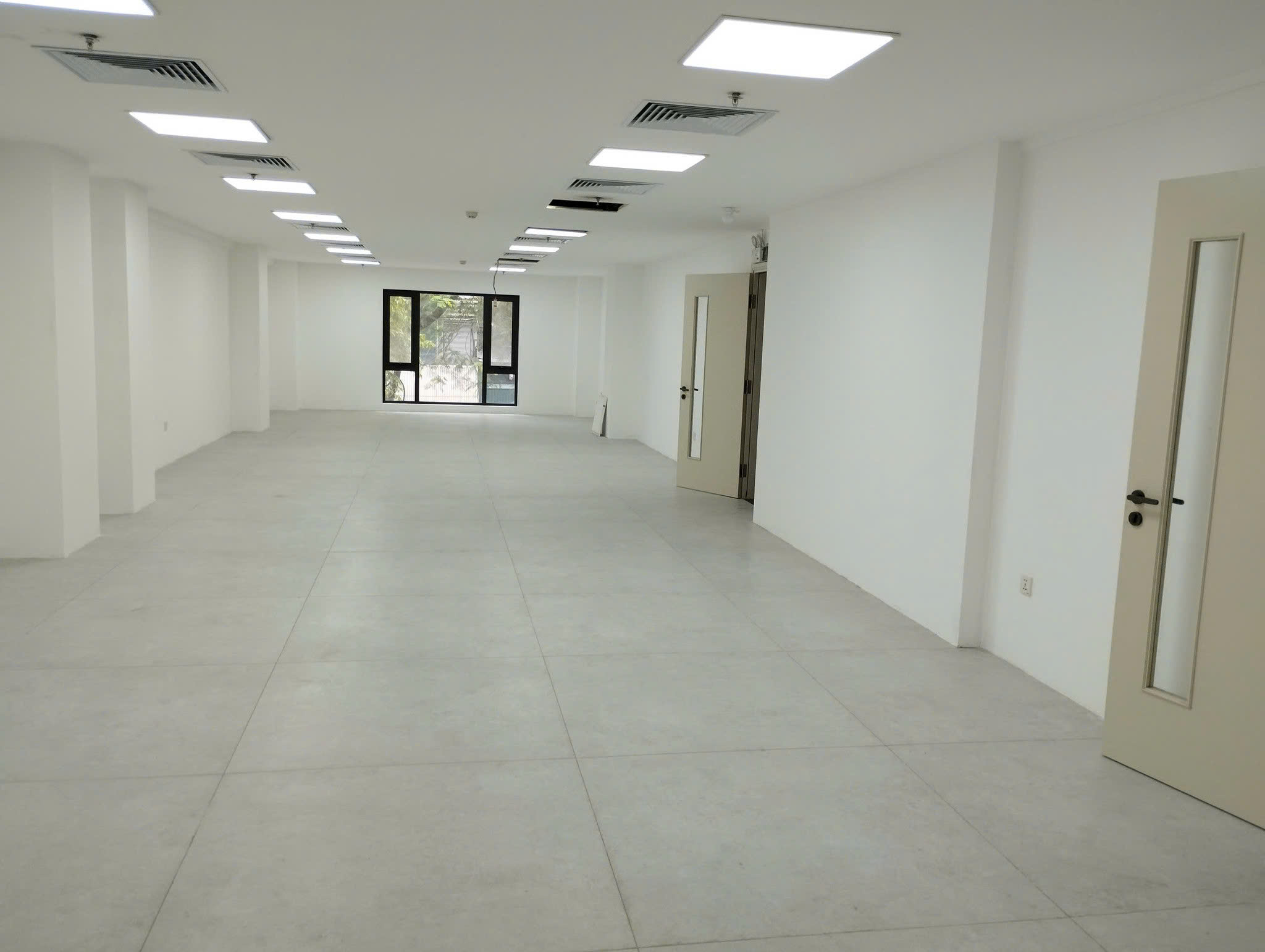 CHÍNH CHỦ CHO THUÊ TOÀ NHÀ VĂN PHÒNG SIÊU ĐẸP – NỘI THẤT CAO CẤP TẠI TRUNG TÂM HÀ NỘI - Ảnh 2
