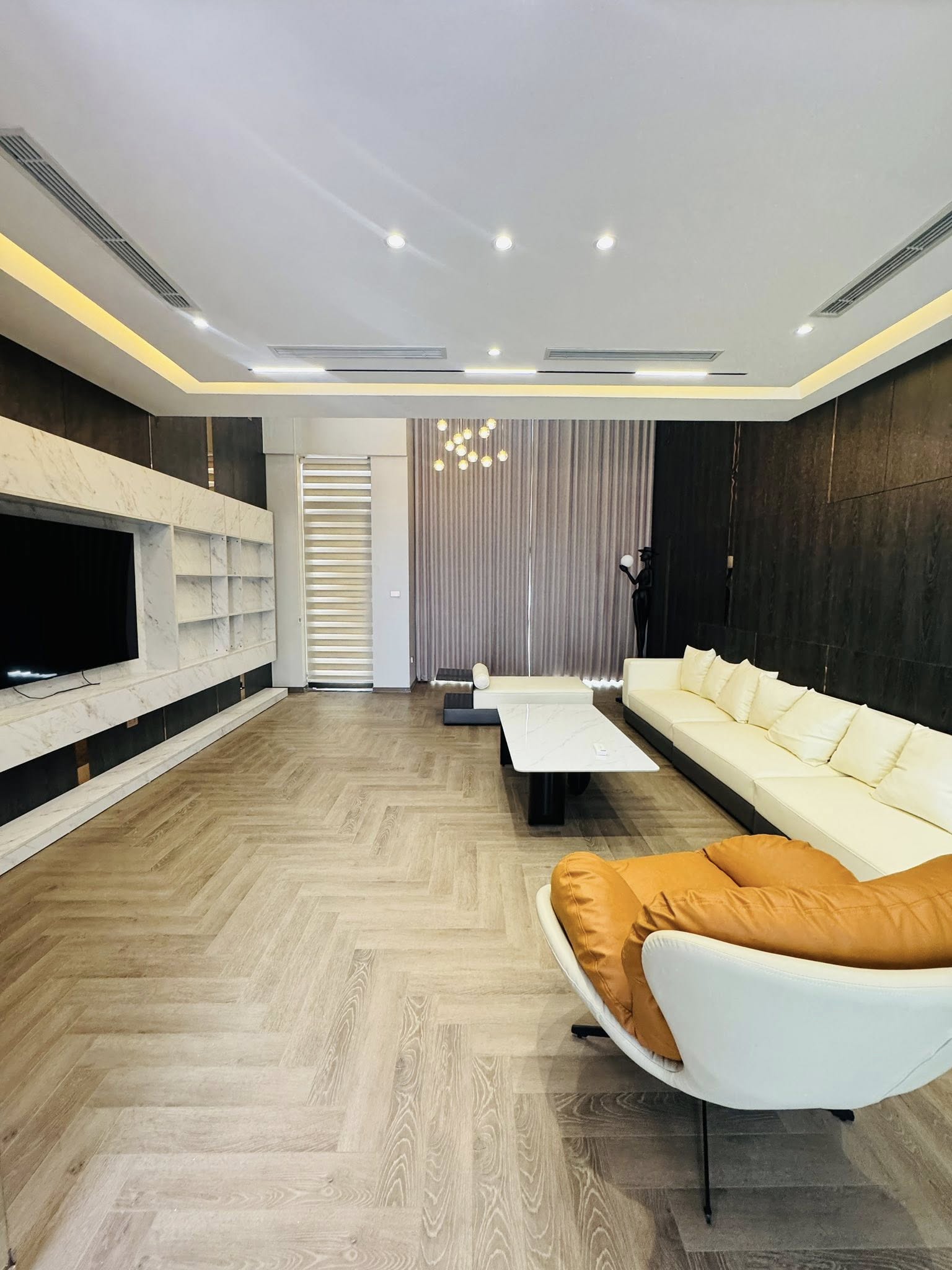 Bán Nhà Phố Ngọc Thụy 56m2 8T Gara 2 Ô Tô, MT 5.6m, Full Nội Thất, Kinh Doanh - 21 Tỷ - Ảnh 2
