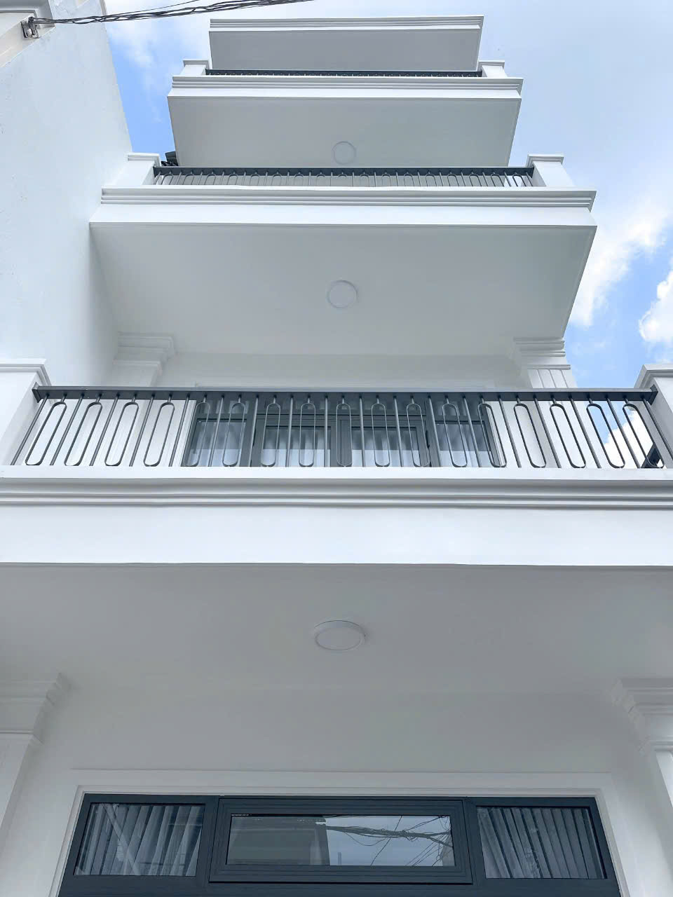 CHO THUÊ VILLA CAO CẤP 6 PHÒNG NGỦ HUỲNH THÚC KHÁNG PHƯỜNG 4 - Ảnh chính