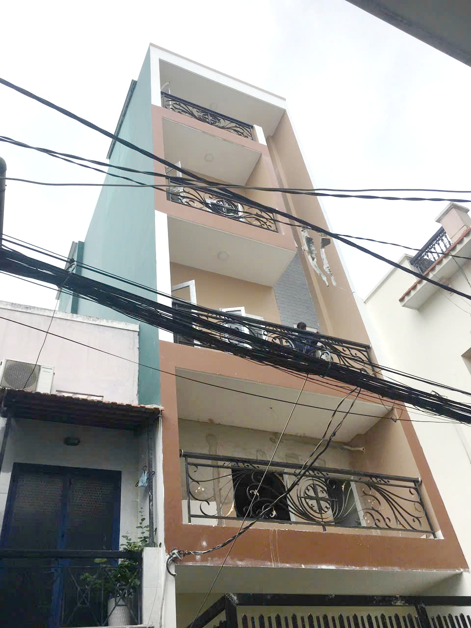 Bán CHDV Cao cấp 5 tầng 9 phòng 154 Âu Dương Lân P3 Q8. Giá chỉ nhỉnh 7 tỷ - Ảnh chính