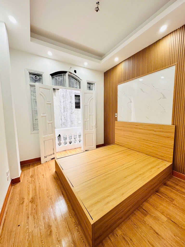 Nhà đẹp Lạc Long Quân - mới keeng - dân xây -full đồ - giá yêu thương 8 tỷ - Ảnh 3