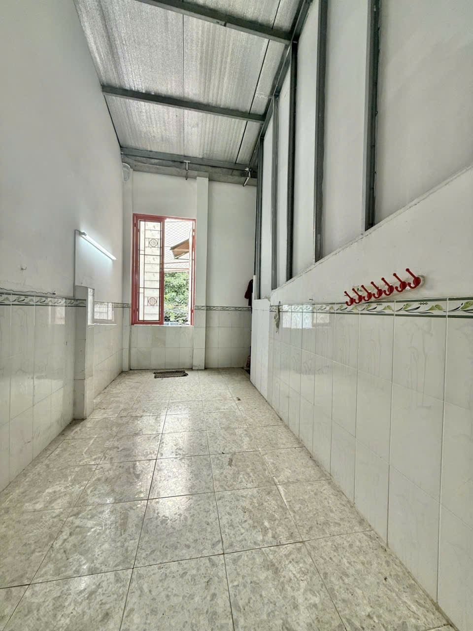 Bán Gấp dạy trọ Tân Kỳ Tân Quý -Tân Phú hẻm ô tô đỗ cửa 52m2,2Tầng 4 tỷ 2 - Ảnh 2