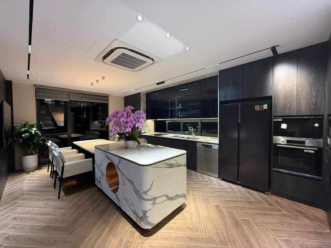 HIẾM CÓ, NHÀ PHỐ HỒNG TIẾN, BỒ ĐỀ, LONG BIÊN, 42m2, 7 Tầng, Gara Ô tô, Thang Máy - Ảnh chính