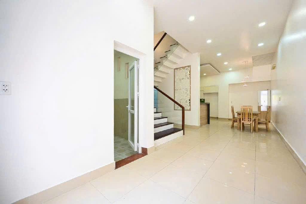 Bán nhà MT Nguyễn Thanh Tuyền, phường 2, Tân Bình (4*17) chỉ 11 tỷ - Ảnh 1