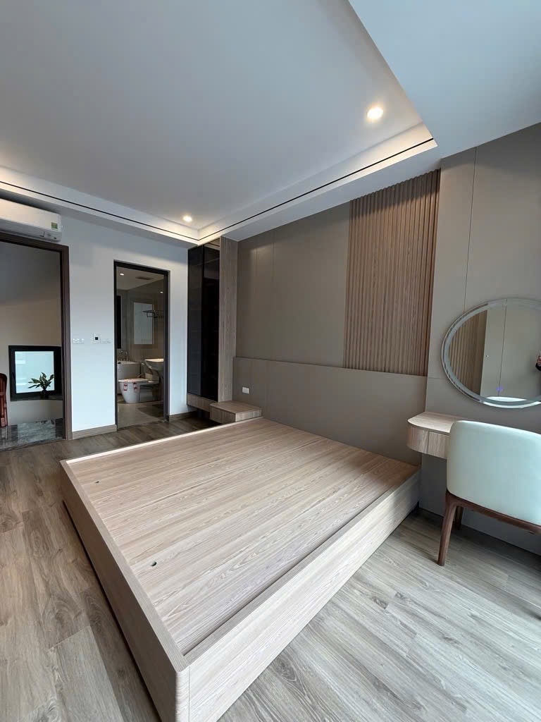 Bán nhà ngõ 71 Việt Hưng 31m x 5T lô góc, mới tinh như hình, oto đỗ cổng. LH 0936123469 - Ảnh 2
