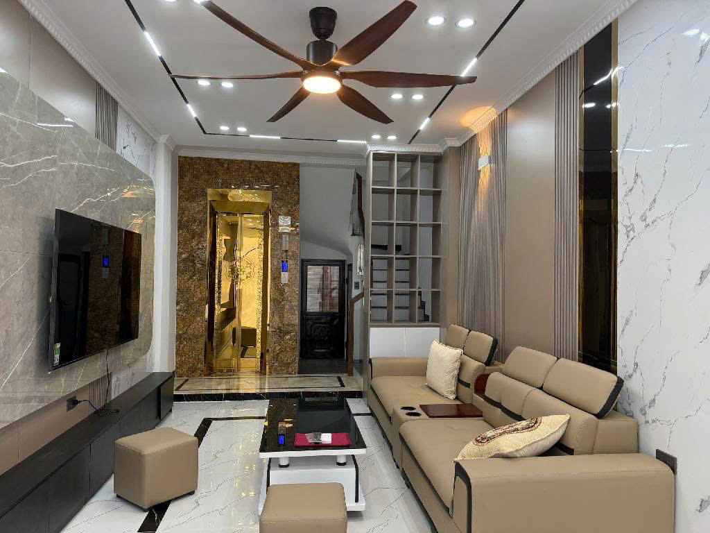 Ngọc Thuỵ- 40m-sổ vuông nét căng-6 tầng thang máy-vị trí Hồng Tiến - Ảnh 1