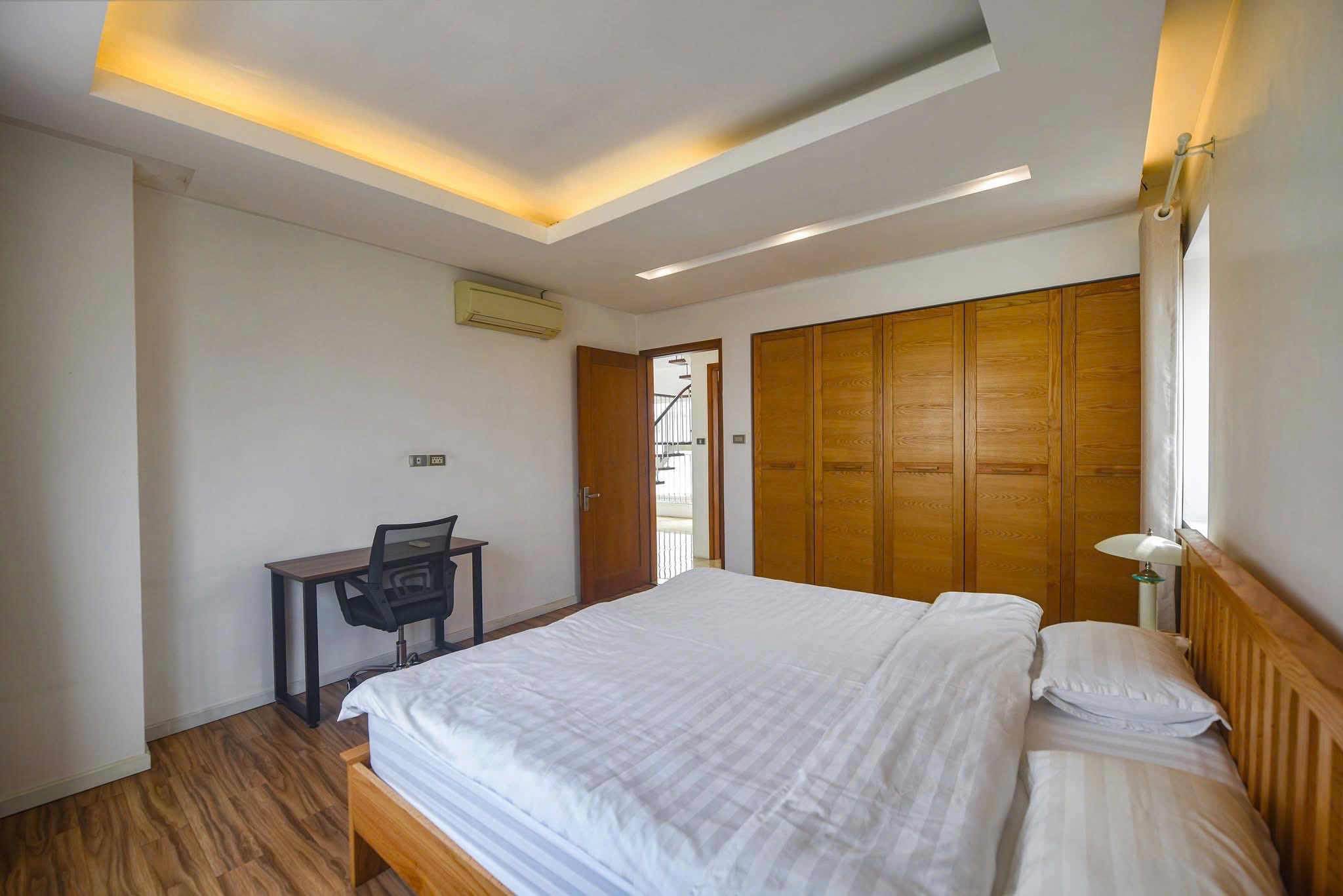 Bán nhà Cầu Giấy 204m² MT 12m 4 tầng gần Võ Chí Công – Giá: 47 tỷ - Ảnh chính