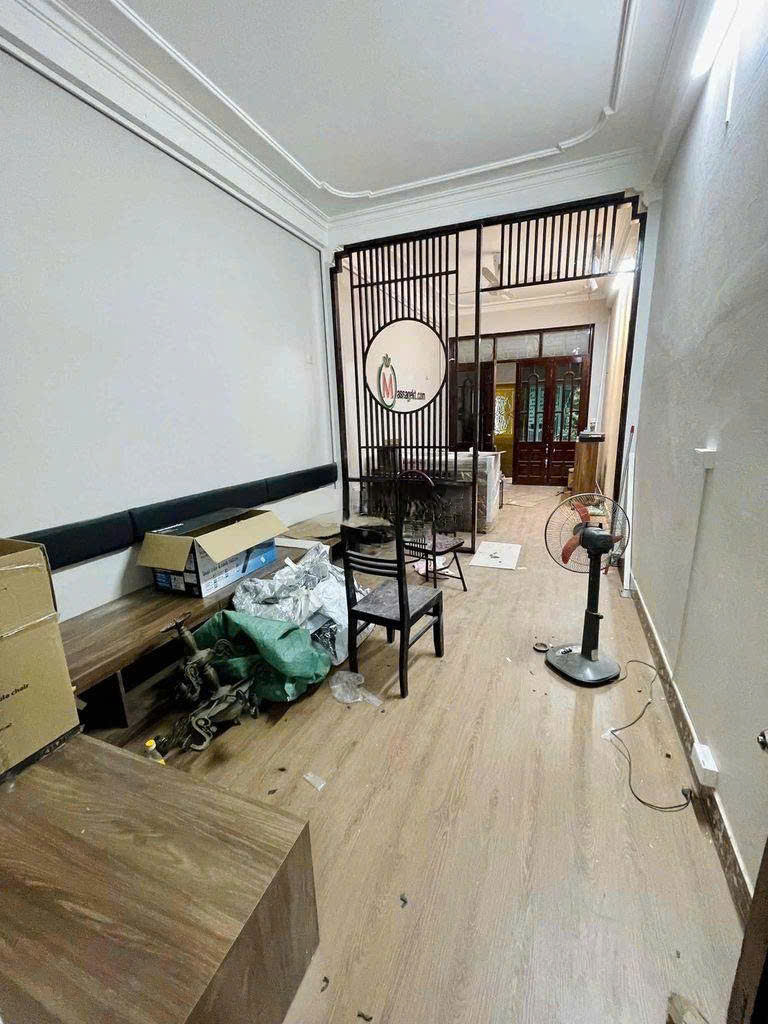 Cho thuê nhà ngõ 10 Mai Dịch, Cầu Giấy 70m x 2T, 3PN2VS giá 13.5tr, ở nhóm, gia đình - Ảnh 1
