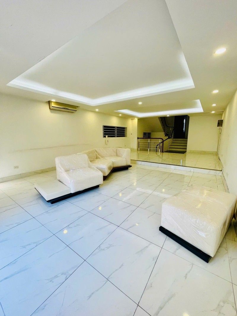 BÁN NHÀ MẶT PHỐ TÂY HỒ – 120m² – 5 TẦNG – MT 5.5m – Ô TÔ TRÁNH – VỈA HÈ – GPXD 7 NỔI + 1 HẦM - Ảnh 1