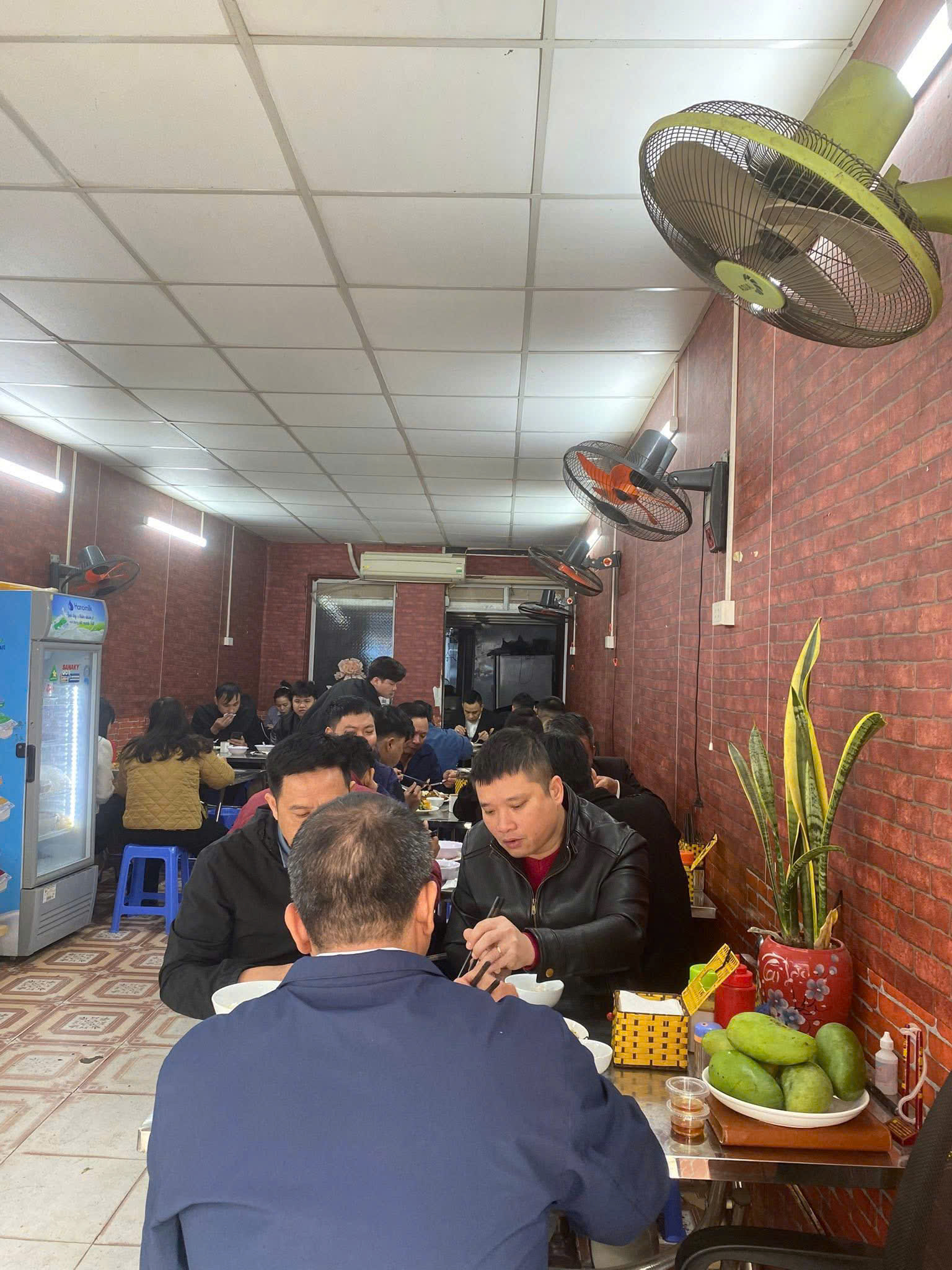 CẦN SANG NHƯỢNG QUÁN CƠM NGON – MẶT ĐƯỜNG PHẠM VĂN ĐỒNG, HÀ NỘI - Ảnh 1
