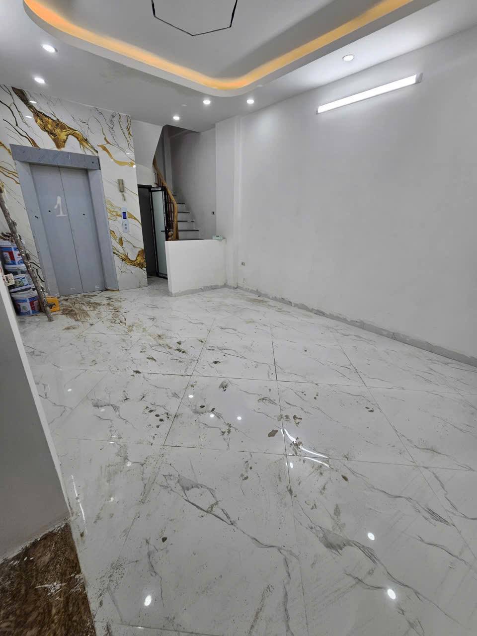 BÁN NHÀ TRẦN HỨU TƯỚC ĐỐNG ĐA Ô TÔ SÁT NHÀ 2 THOÁNG VĨNH VIỄN 6 TẦNG THANG MÁY 42M 9,5 TỶ - Ảnh chính