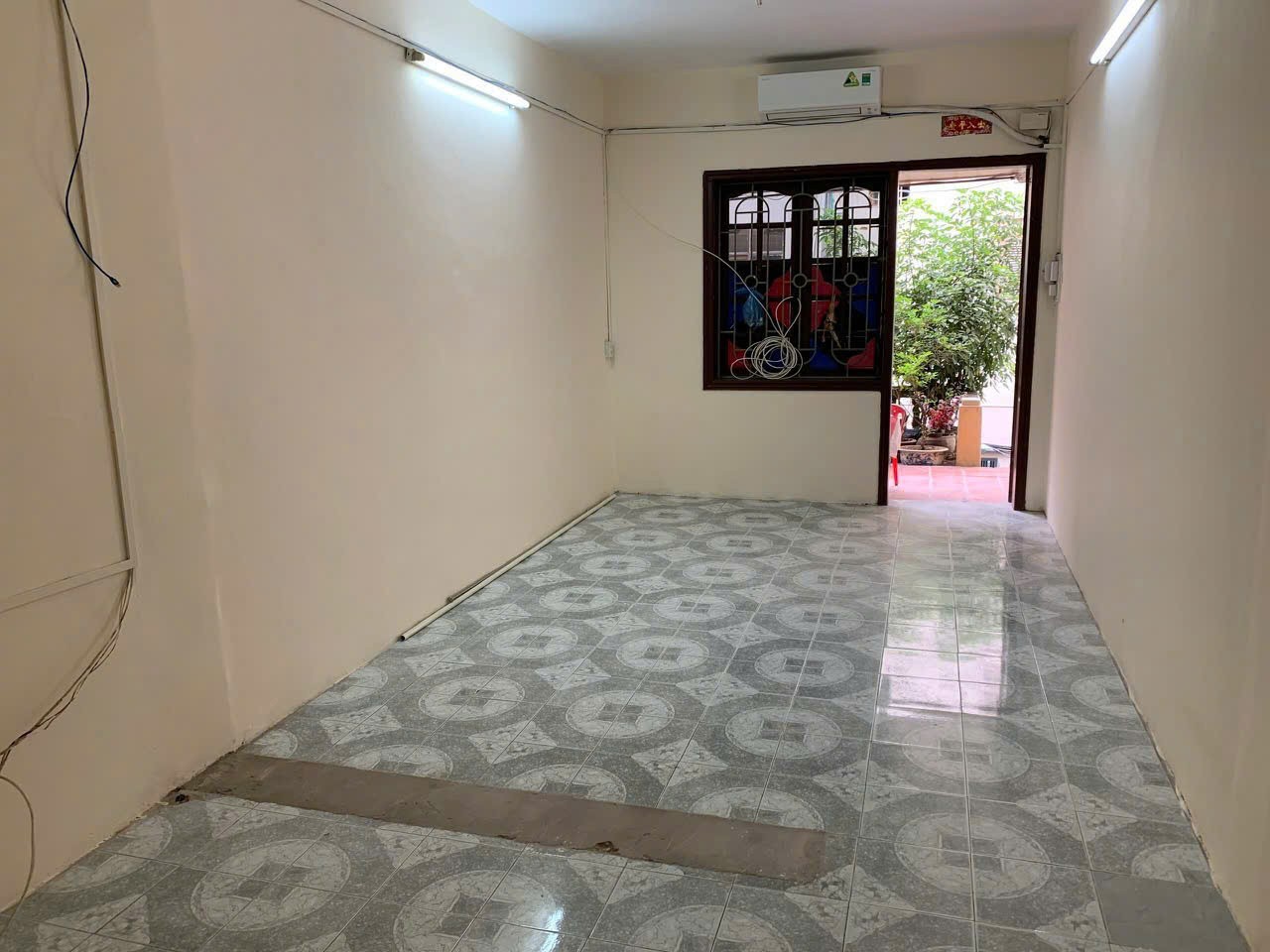 Nhà đẹp- giá ưu đãi chính chủ cần bán nhanh căn nhà khu đất vàng phường Giảng Võ, HN - Ảnh chính