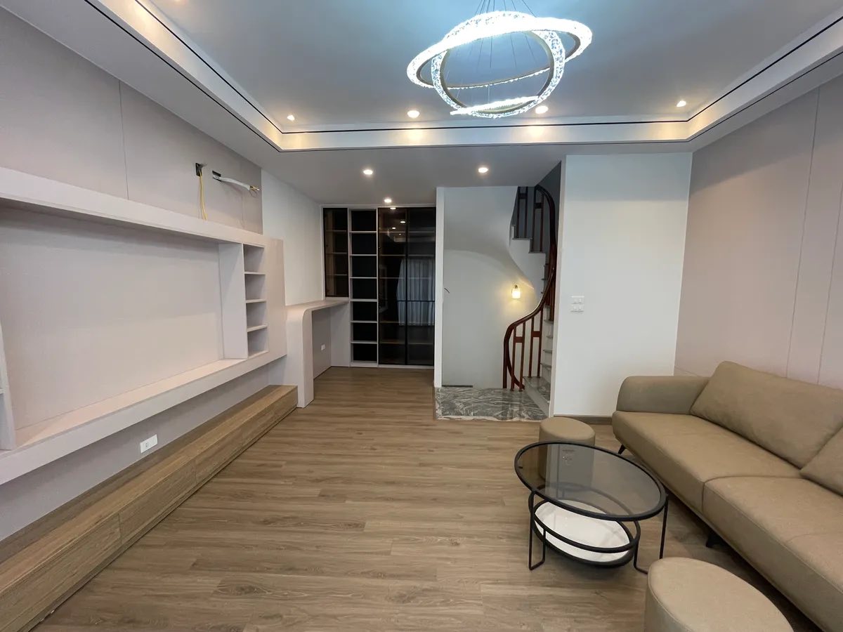 Bán Nhà Phố Hoa Lâm 31m2 6T, Mt 4.5m, Ô Tô Đỗ Cạnh Nhà, Hàng Xóm BigC Long Biên 6.x Tỷ - Ảnh 1