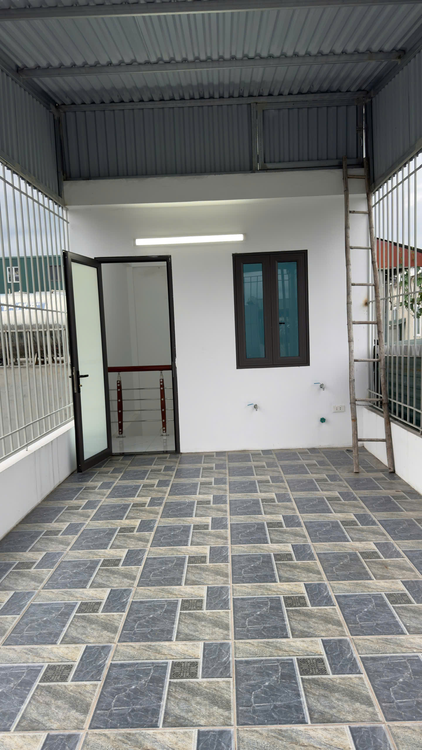CHÍNH CHỦ CẦN BÁN NHÀ 5 TẦNG TẠI PHƯỜNG VĨNH HƯNG, QUẬN HOÀNG MAI, HÀ NỘI - Ảnh chính