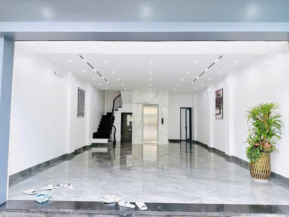 ĐỊNH CÔNG – Biệt Thự Thang Máy – Vỉa Hè Đá Bóng - Để hàng chục Ô TÔ thoải mái - Ảnh chính
