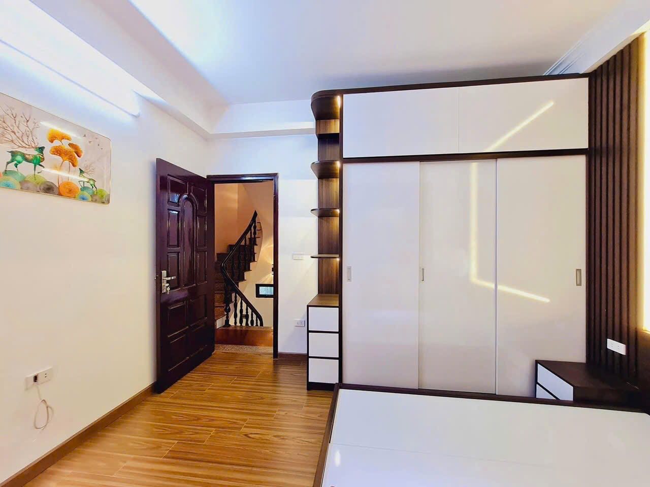 BÁN NHÀ NGUYỄN HOÀNG,38/42m, 4T, MT5m- 9,5 TỶ - Ảnh chính
