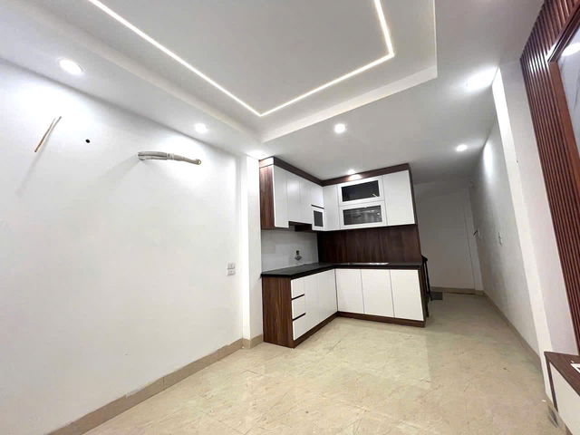 BÁN NHÀ MẶT PHỐ LÝ THƯỜNG KIỆT 35MX5 TẦNG, PHÂN LÔ, VỈA HÈ, KINH DOANH ĐỈNH 11.9 TỶ - Ảnh chính