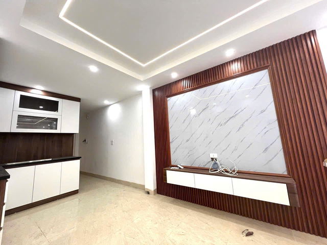 BÁN NHÀ MẶT PHỐ LÝ THƯỜNG KIỆT 35MX5 TẦNG, PHÂN LÔ, VỈA HÈ, KINH DOANH ĐỈNH 11.9 TỶ - Ảnh 1