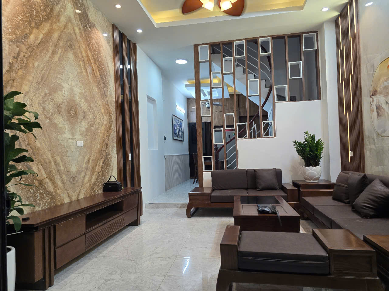 Bán nhà phố Hàng Bạc Hoàn Kiếm 37m 4 tầng - Ảnh chính