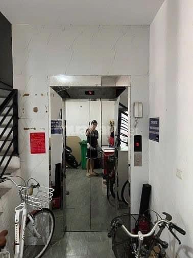 Bán nhà ngõ Nguyên Hồng, giá 42 tỷ, 85m2x7T, ô tô đỗ, KD lớn - Ảnh 1