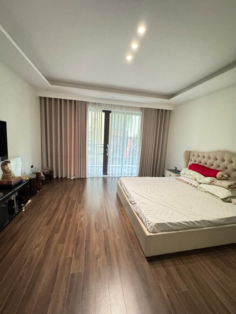 BÁN NHÀ LK HẢI NGÂN DT 50M2. PHÂN LÔ,VỈA HÈ 2 Ô TÔ.CÓ NGÕ SAU THOÁNG.GIÁ 15.6 TỶ - Ảnh 2