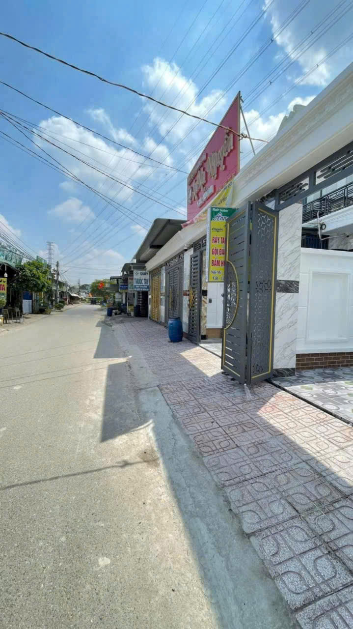 NHÀ CHÍNH CHỦ - GIÁ ƯU ĐÃI chính chủ cần bán nhanh 2 căn nhà mặt tiền kinh doanh tại tp Tân Uyên , - Ảnh 1
