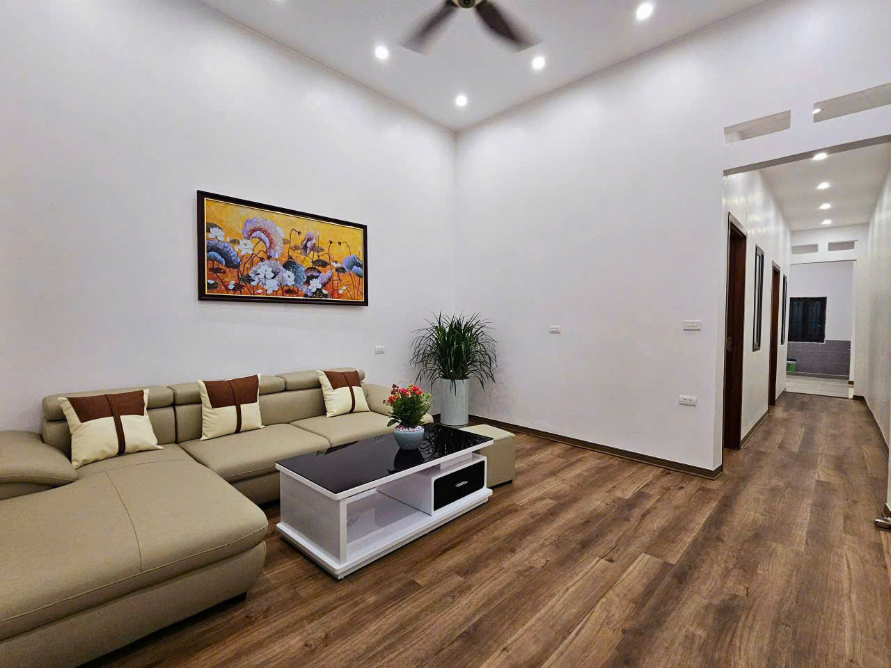 Bán nhà C4 Chi Đông, Mê Linh. Mặt chợ, kinh doanh đẹp. Vị trí trung tâm tiện ích bạt ngàn - Ảnh 1