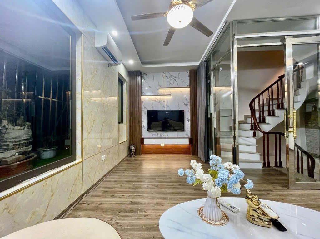 HOA HẬU THANH XUÂN- PHÂN LÔ 6 TẦNG CÒN MỚI ĐẸP- Ô TÔ ĐỖ CỬA- KINH DOANH TẤP NẬP- FULL NỘI THẤT - Ảnh 2