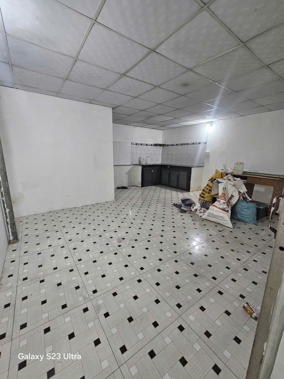Bán nhà 2 Tầng Tân Đông Hiệp,SHR đường 2 xe hơi,giá rẻ,gần chợ Tân Bình - Ảnh 3