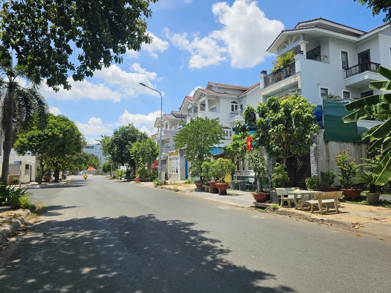 Chính Chủ Bán Mặt Tiền 20, Phường Phước Long B, Quận 9. DT: (8 x 20m), Chỉ 19 tỷ 500 Triệu, Tell: - Ảnh chính