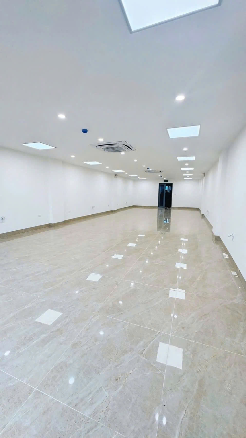 BÁN TÒA NHÀ MẶT PHỐ TÔ VĨNH DIỆN - 120M² x 9T CÓ HẦM - MT 6M - DÒNG TIỀN 180TR/TH - 72 TỶ - Ảnh 2