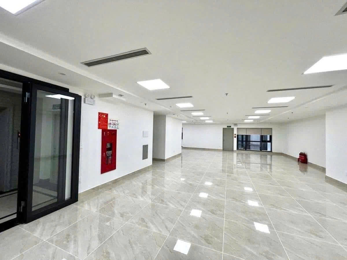BÁN TÒA NHÀ MẶT PHỐ VIEW HỒ BA MẪU - 400M x 11T - 2 HẦM - DÒNG TIỀN 7.2 TỶ/NĂM- GIÁ 265 TỶ - Ảnh chính