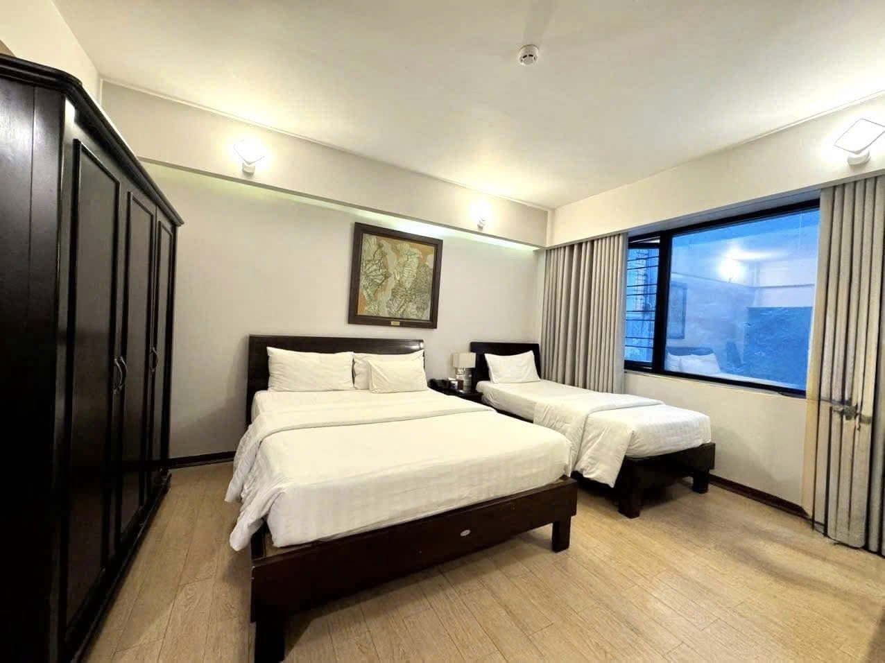 BÁN KHÁCH SẠN MẶT PHỐ NGUYỄN KHUYẾN, ĐỐNG ĐA - 139M² x 8T THANG MÁY - DÒNG TIỀN 190TR/TH - Ảnh 1
