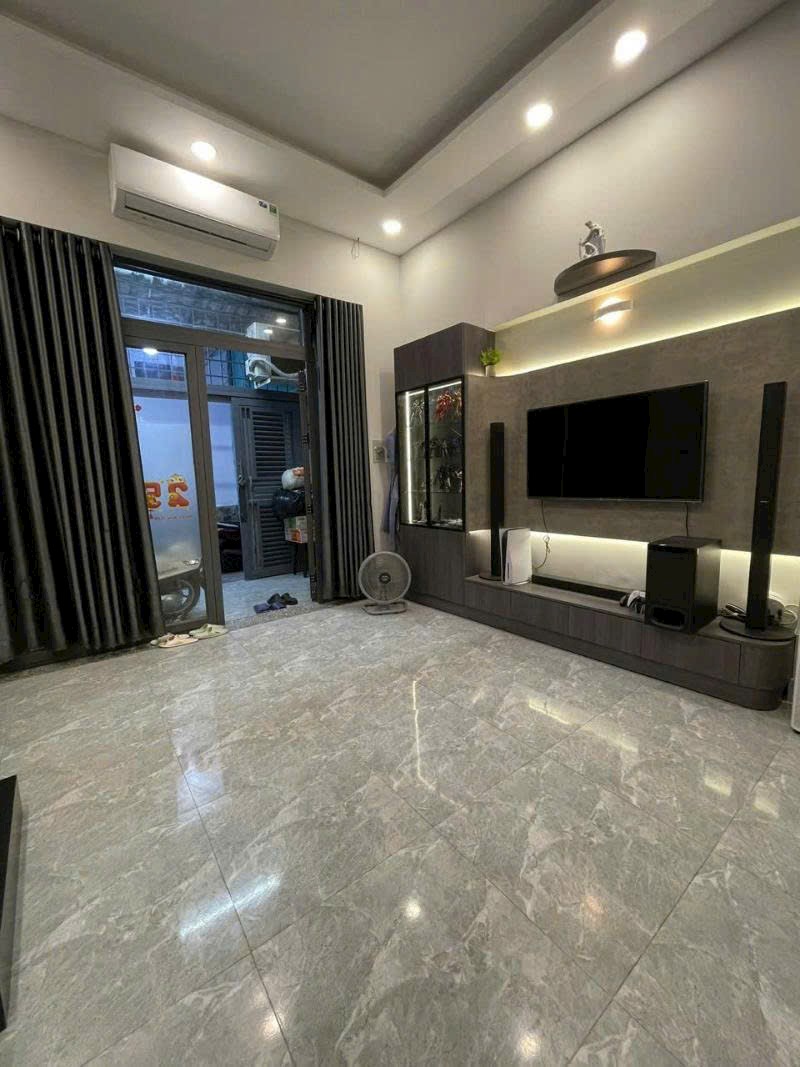 NHÀ BÁN QUANG TRUNG GV - GẦN UBND & BV QUẬN - SÁT MẶT TIỀN - 54M² - 2 TẦNG HƠN 5 TỶ - Ảnh 2