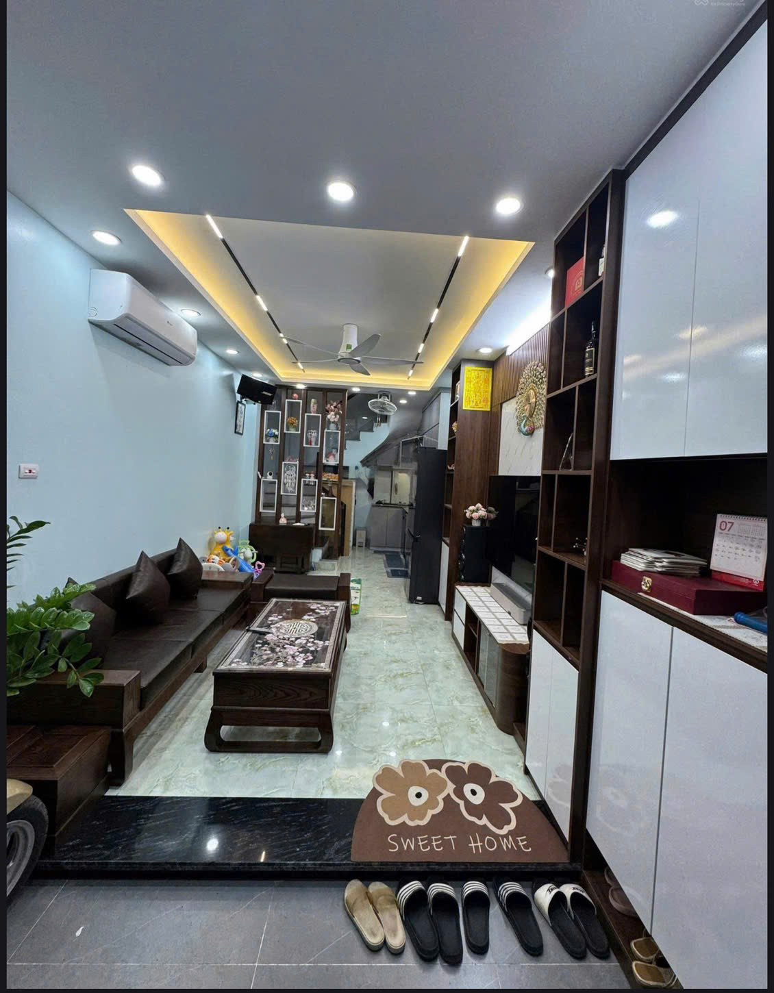 BÁN NHÀ RIÊNG CHÍNH CHỦ – FULL NỘI THẤT SANG XỊN TẠI LONG BIÊN, HÀ NỘI - Ảnh 1