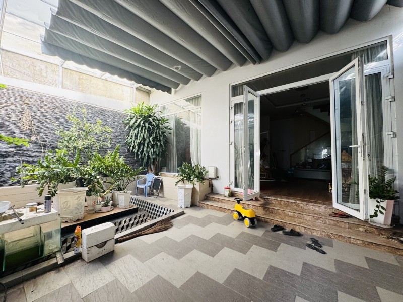 BÁN NHÀ MINI VILLAS ĐƯỜNG SỐ 8, LINH XUÂN, THỦ ĐỨC - 4 TẦNG - LÔ GÓC 2 MẶT TIỀN - HẺM XE HƠI THÔNG - Ảnh 1
