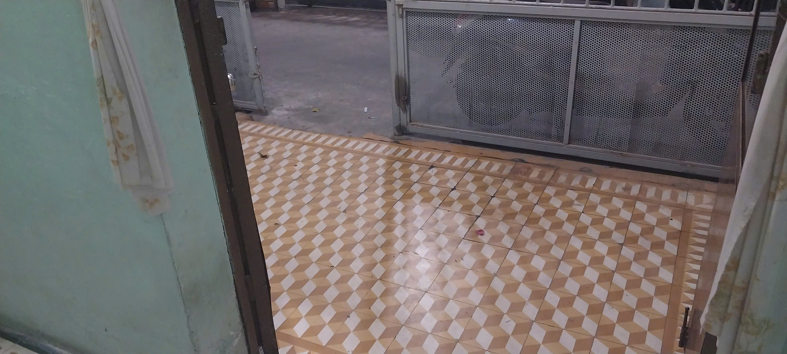 # Nhà Kiệt 3m thẳng thông 50m ra Lê Độ, 50m2, ngang 4.6m, vuông nét, 2.xx tỷ - Ảnh 2