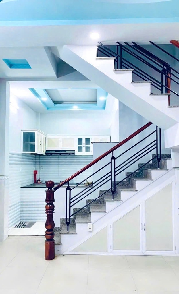 Bán nhà 2 tầng mới đẹp - 37m3 (4x9) - sát mặt tiền - gần Khu họ Lê, Tân Phú - hơn 4 tỷ - Ảnh 1