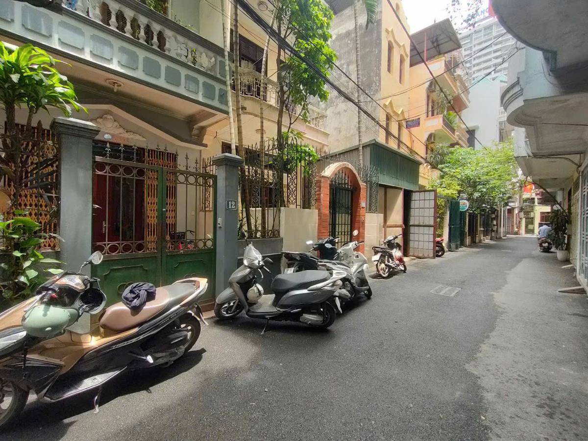 Bán đất phân lô Hồ Tùng Mậu, 35m2, ô tô đỗ cửa, sổ đỏ chính chủ, giá tốt - Ảnh 1