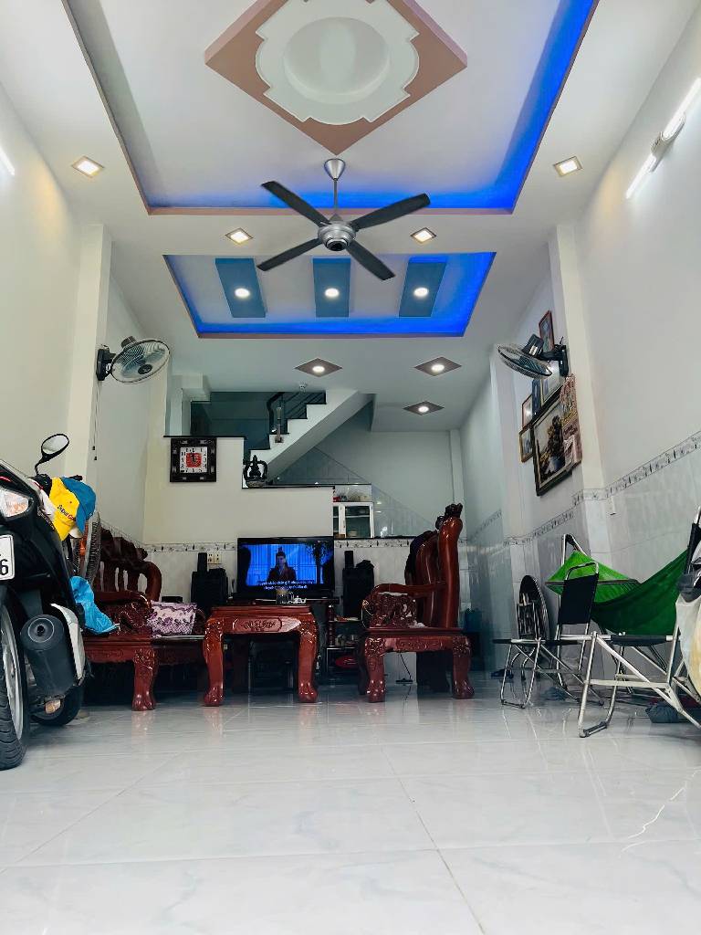 Bán nhà Lê Văn Quưới - Hẻm xe hơi - 40m2 (4x10) - 2 tầng đẹp - Ngã Tư Bốn Xã - hơn 4 tỷ - Ảnh 1