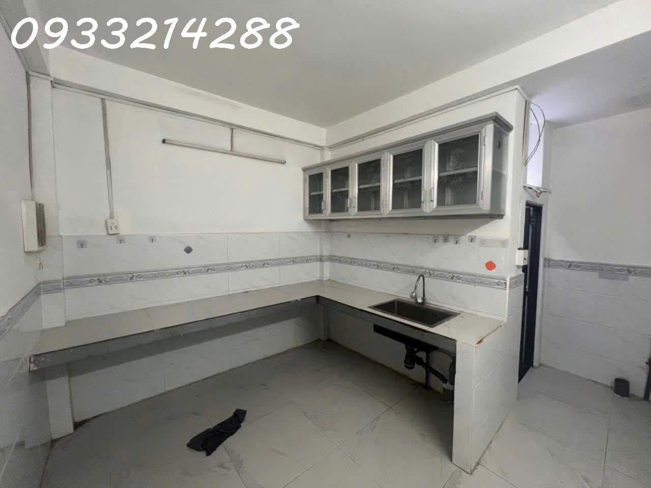 NHÀ SÁT MẶT TIỀN  PHÚ THỌ HÒA, HXH, KHỦNG 82M2 (6,3 X 15M), CHỈ NHĨNH 8 TỶ ,SỔ HỒNG RIÊNG - Ảnh 1
