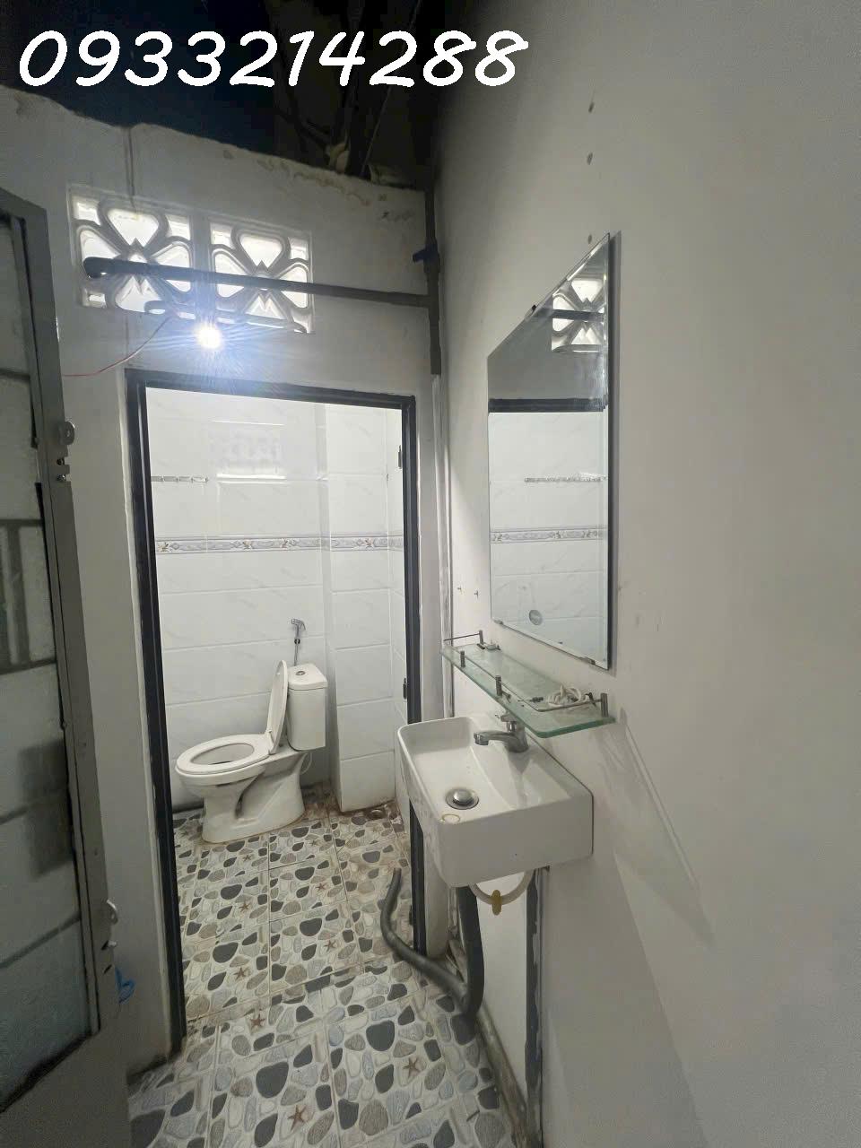 NHÀ SÁT MẶT TIỀN  PHÚ THỌ HÒA, HXH, KHỦNG 82M2 (6,3 X 15M), CHỈ NHĨNH 8 TỶ ,SỔ HỒNG RIÊNG - Ảnh 2
