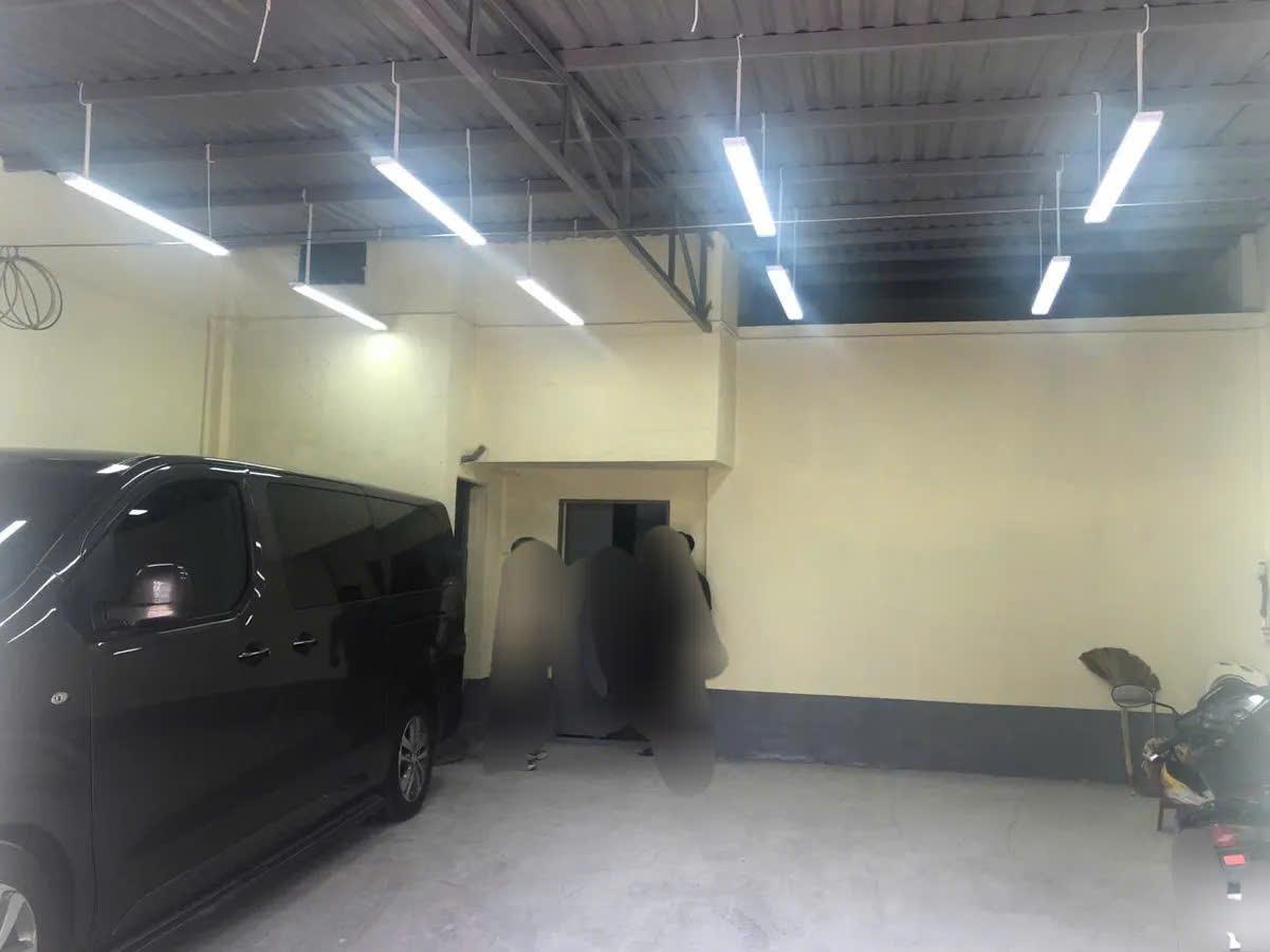 KHỦNG 70M2 (MẶT TIỀN 7,4M), HẺM XE HƠI, LÊ TRỌNG TẤN, TÂN PHÚ , GIÁ CHỈ NHỈNH 5 TỶ, SỔ HỒNG. - Ảnh 2