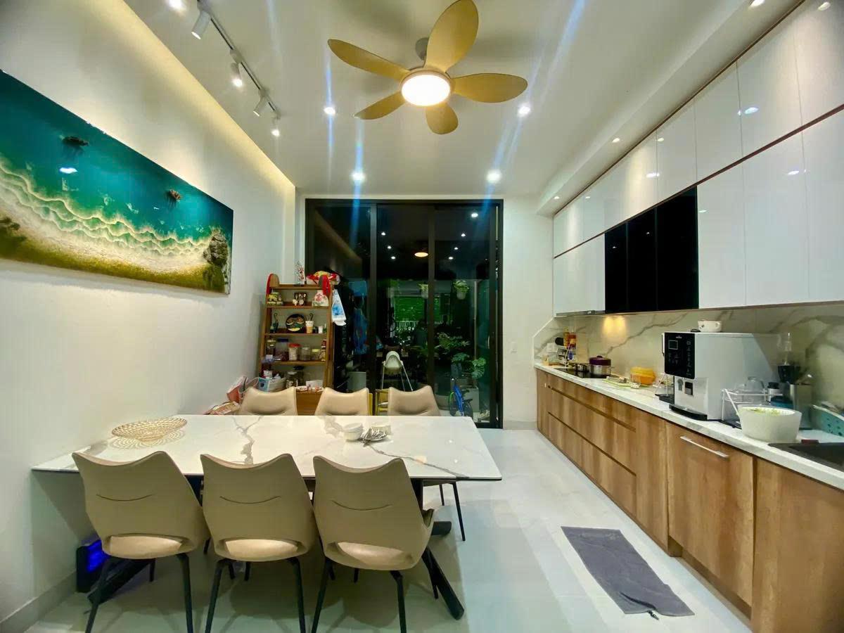 SIÊU PHẨM NHÀ PHỐ  – TÂN PHÚ – 4 TẦNG –  GARA Ô TÔ –  KHỦNG 73,6M2 – NHỈNH 8,5 TY, SỔ HỒNG. - Ảnh chính