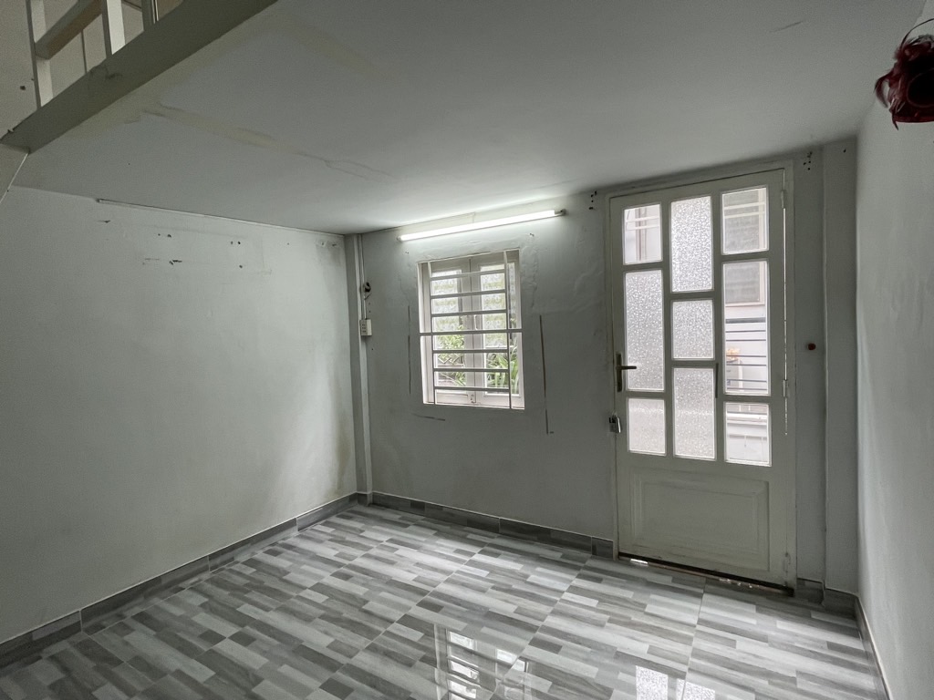 Bán nhà 2 tầng, gần Lũy Bán Bích, Hoàng Xuân Nhị, Đầm sen, trung tâm Tân Phú chỉ hơn 2 tỷ - Ảnh 1