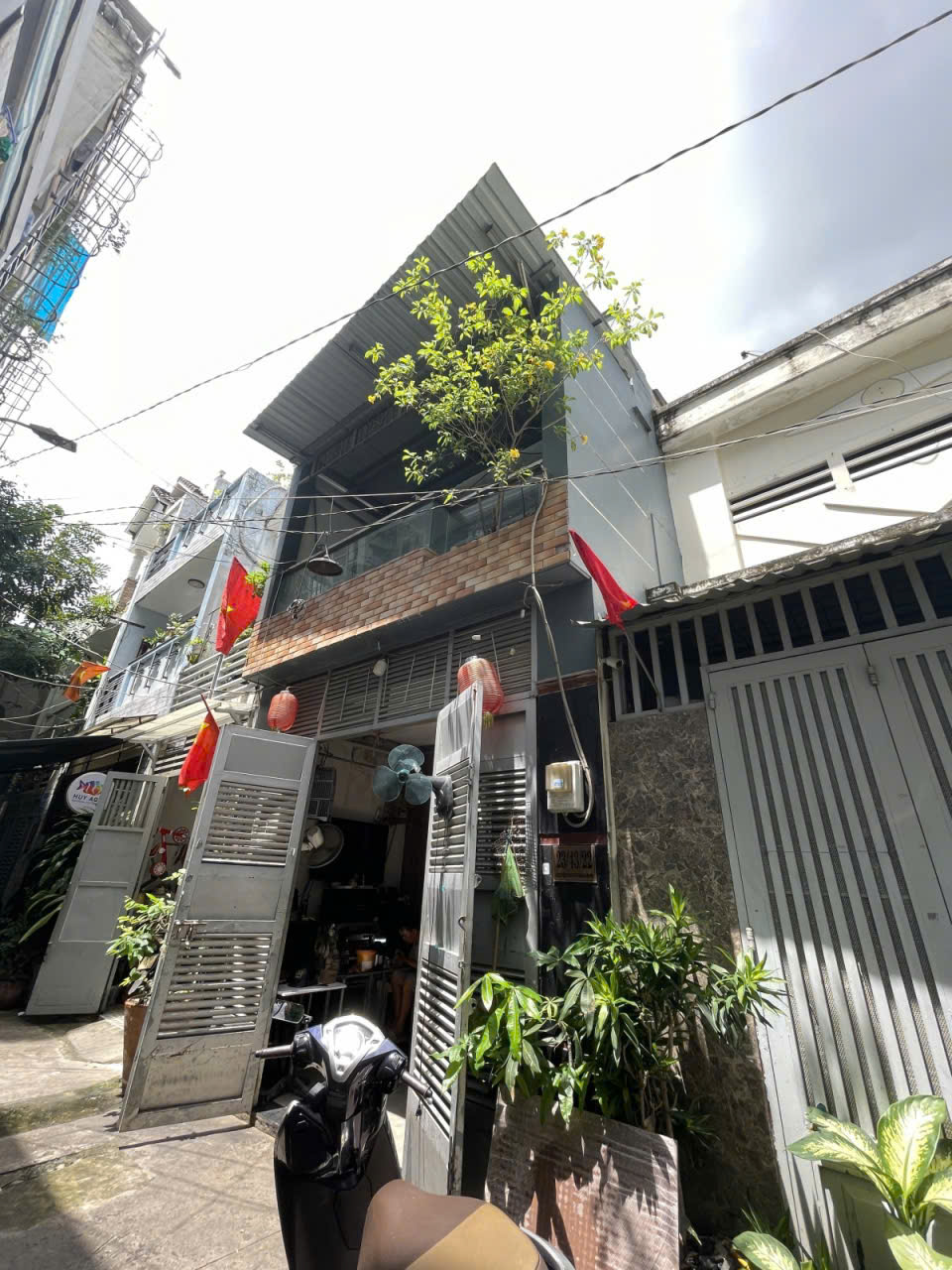 Bán gấp nhà đẹp, vị trí trung tâm Nguyễn Hữu Tiến -Tân Phú, đủ tiện ích,55m, nhỉnh 5 tỷ - Ảnh chính
