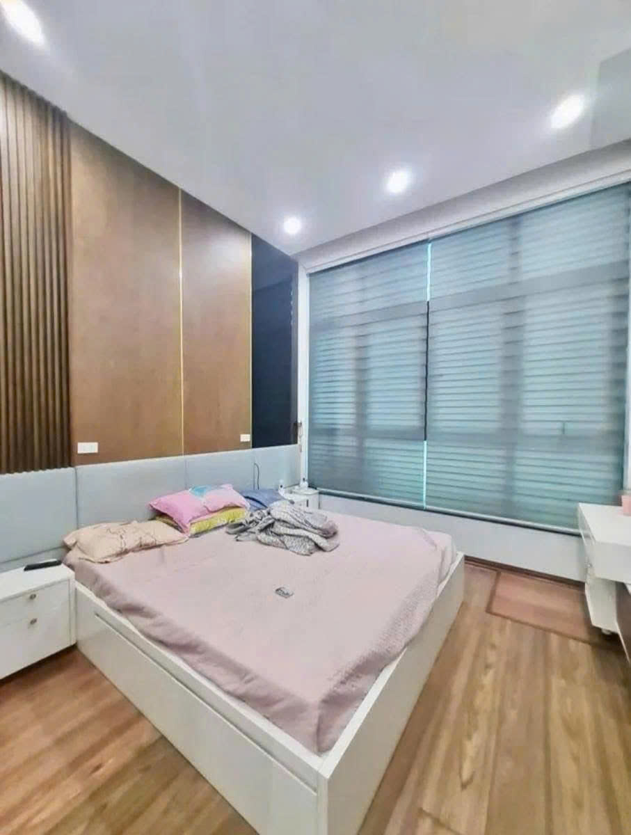 BÁN NHÀ PHỐ NGUYÊN HỒNG, ĐỐNG ĐA - 49M² x 5T - VỈA HÈ Ô TÔ TRÁNH - KINH DOANH - GIÁ 23.9 TỶ - Ảnh 3