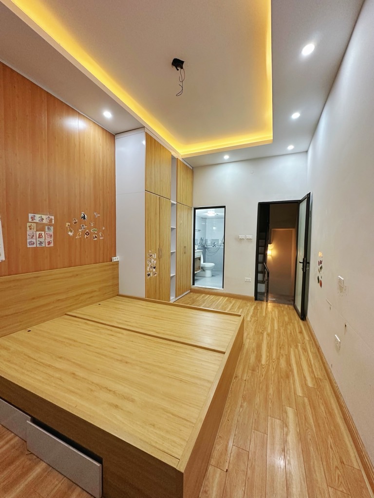 Cần Bán Nhà Phố Hoàng Mai : Vị Trí Đẹp - Ô Tô Nhỏ Đỗ Cửa - Nhà Đẹp Nở Hậu - Ảnh chính