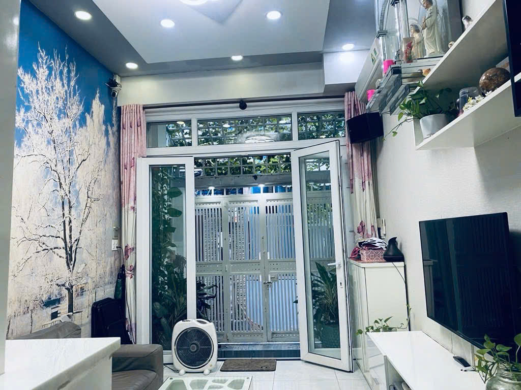 BÁN NHÀ 4 TẦNG, 38M2, TÔN THẤT THUYẾT, Q.4 - GIÁ 7.2 TỶ - SỔ HỒNG CHÍNH CHỦ - Ảnh 2